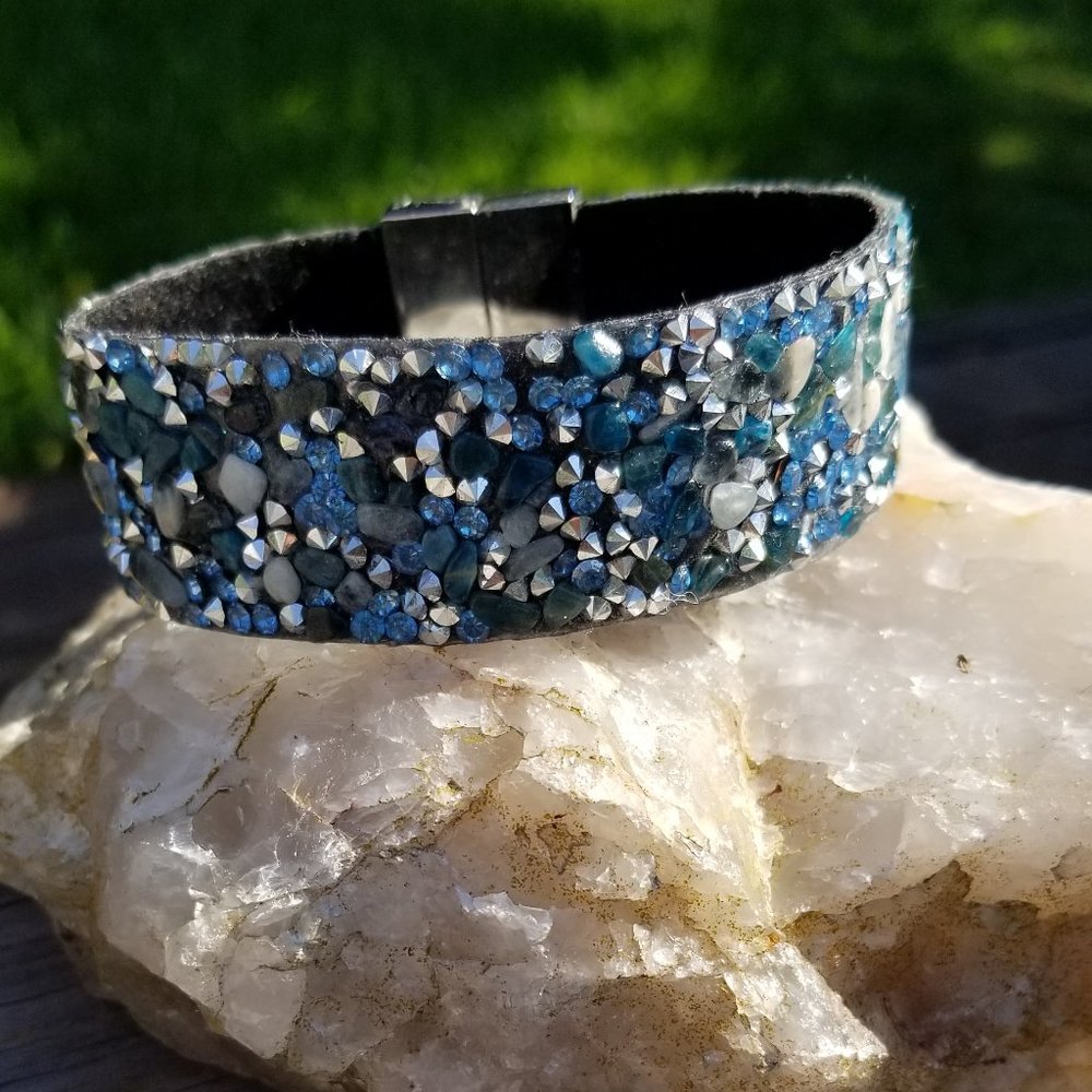 Blue Stone and Bead Bracelet with Magnetic Clasp